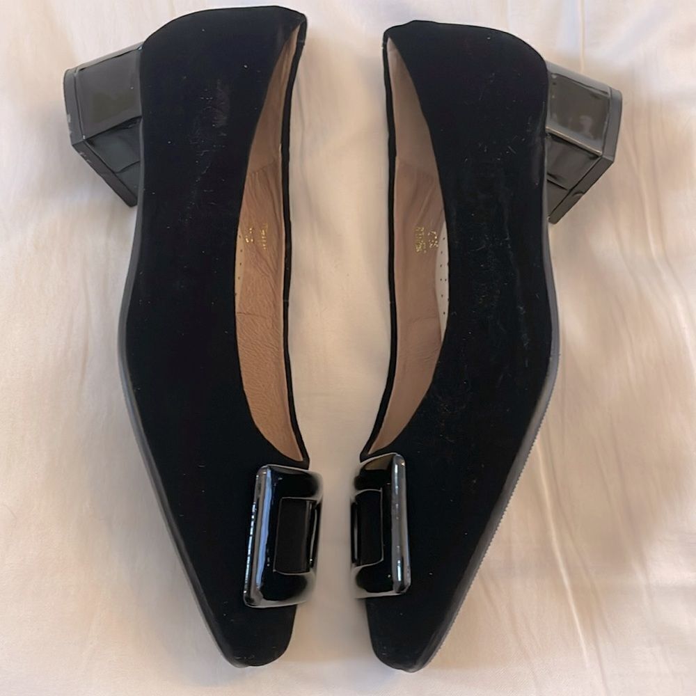 GG COLLECTION BLACK VELVET BALLET FLATS WITH SQUARE BLACK DETAIL.  NEW I… - Picture 4 of 12